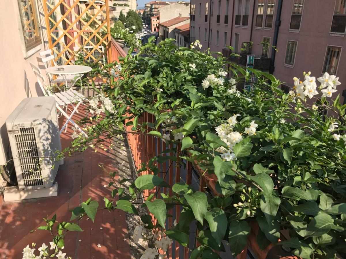 Bed and Breakfast Fleur Blanche Verona Esterno foto